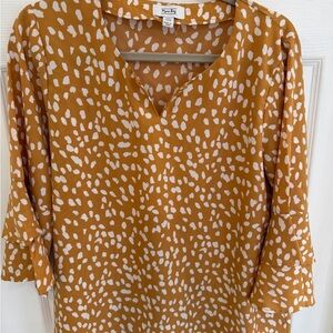 Myra Bag Women's Tan and White Blouse and jewelry